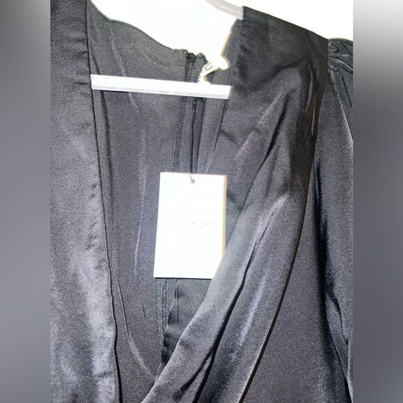 Showpo Billie Twist Front Mini Dress with Puff Sleeves Size 10 NWT holiday party - Picture 5 of 10